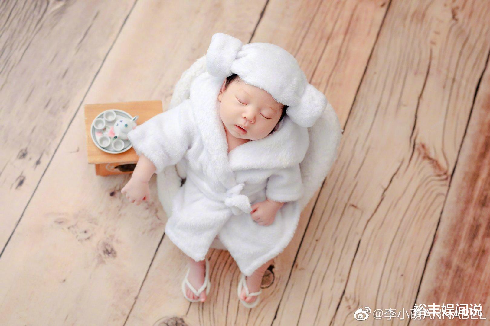 赵丽蓉|李小萌分享二胎儿子近照，可爱模样神似爸爸，产后两个多月已复工