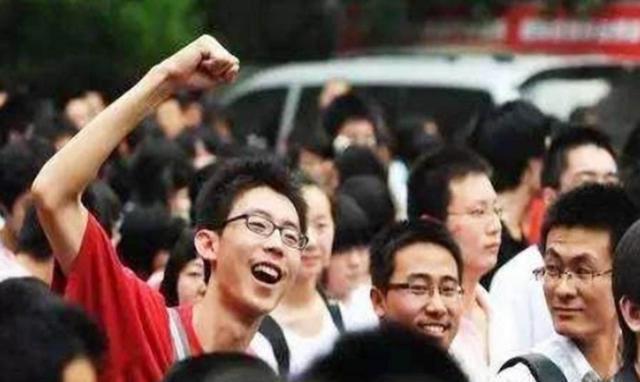 吴勇|为什么有那么多高学历的人穷一辈子?有些事情,或许跟学历没关系