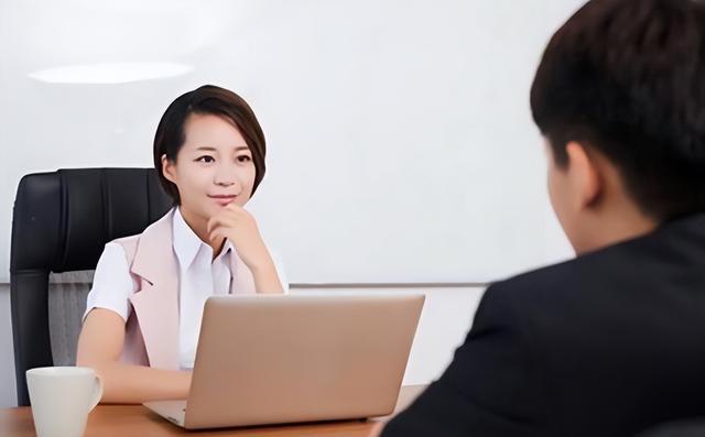 大学生|国企HR直言：这些大学生的简历不会看，直接淘汰，应届生引以为鉴