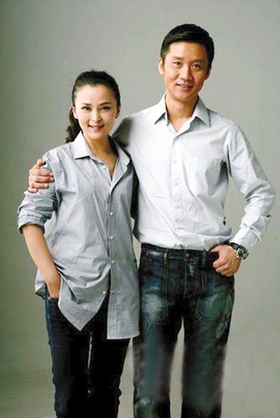 黄志忠|黄志忠何音离婚11年后，一个婚姻幸福，一个孤苦伶仃