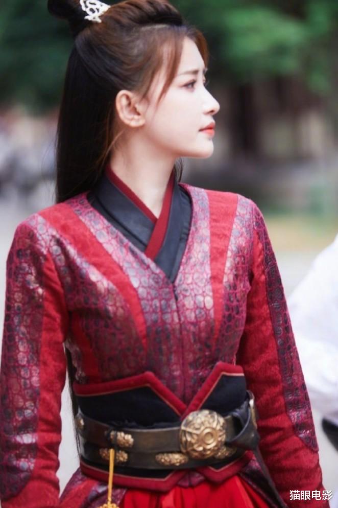 孙怡|28岁孙怡cos孙尚香，一身红衣尽显侠女气质，网友：姐姐好漂亮