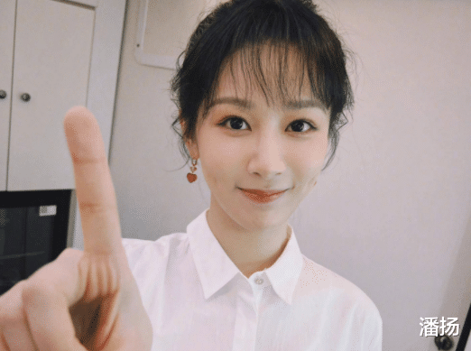 杨紫|杨紫拍戏受伤被架出片场！就医画面曝光神情虚弱，热巴躺枪再引战