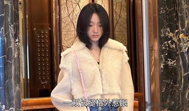 保湿 小S女儿新年拿下高奢代言，穿露脐装短发神气似大S翻版，形象大变