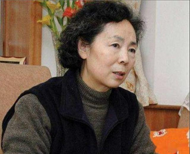 王芳|导演刘尚娴:《英雄儿女》的女主,获巴金认可,与王芳相互成就