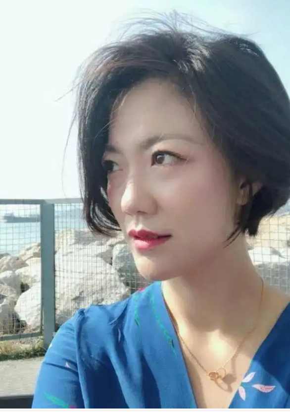 星光大道|歌手龙婷：曾是《星光大道》冠军，受邀参加春晚后，为何街头卖唱