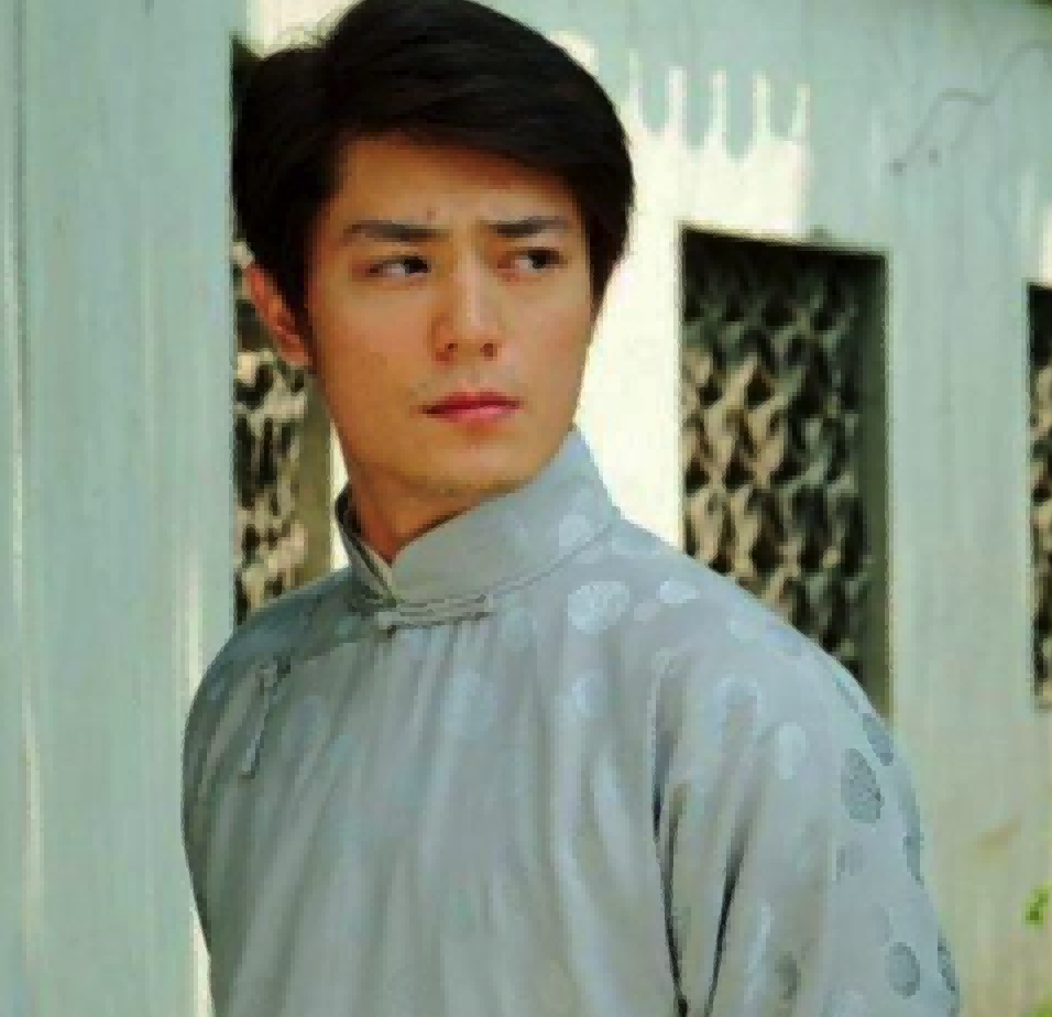 何炅|“气质不行”别穿长衫！这12位民国贵公子，完美诠释什么叫儒雅