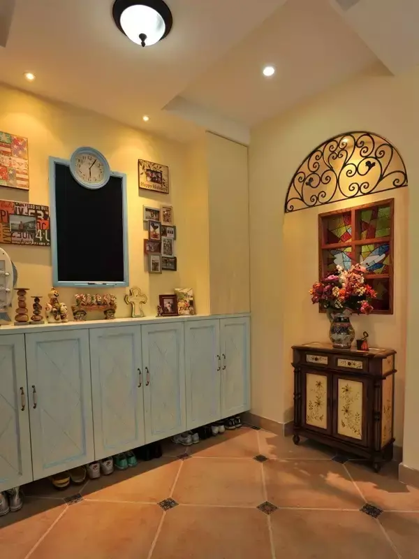 玄关怎么装才能告别满地鞋?一个好的玄关柜顶一间房!