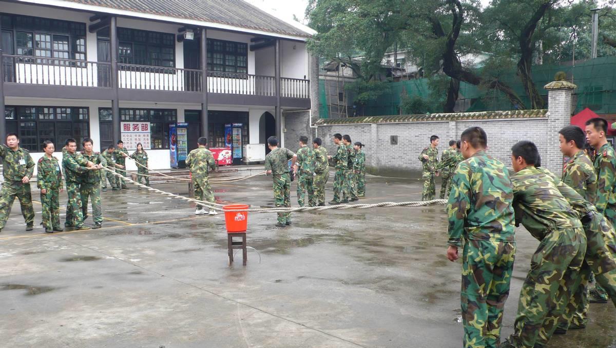 大学|高学历人才有福了,直招军官新出炉,年薪十五万,家属也有福利