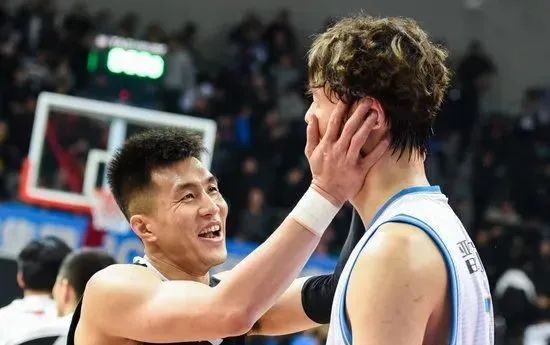 辽宁男篮|真炸！张镇麟100%命中率！赢下中国第1天赋对决！这一隔扣NBA级别
