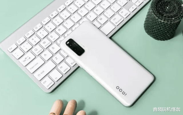 iqoo neo|中端机的花样玩法，已不再执迷续航和价格，现在逐渐媲美旗舰