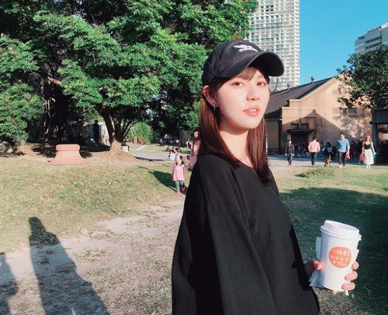 张轩睿|与Selina分手后张轩睿被曝新恋情，女方年轻漂亮，经纪人发声默认