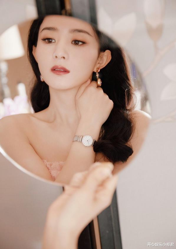 赵丽颖|赵丽颖粉色抹胸裙写真来袭,肌肤白皙娇俏可人,这次终于时尚了