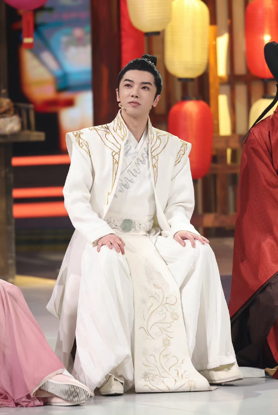 华晨宇|王牌对王牌首期看点,歌王华晨宇古装造型演唱烟花易冷,优雅唯美