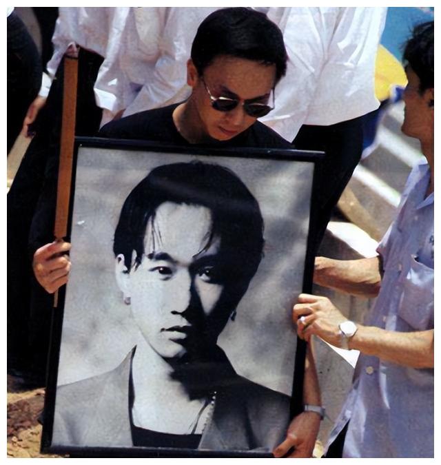 黄家驹|谢霆锋的偶像,刘德华的挚友,香港乐坛的天才,他就是黄家驹