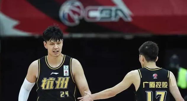 辽宁男篮|辽宁男篮总决赛名单出炉，广厦“三少”变“一少”，内线成关键