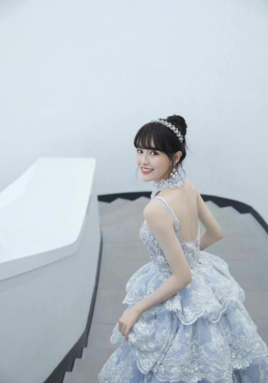 刘诗诗|唐嫣刘诗诗被催进组，最新作品停留在前年，已彻底赶不上其他85花