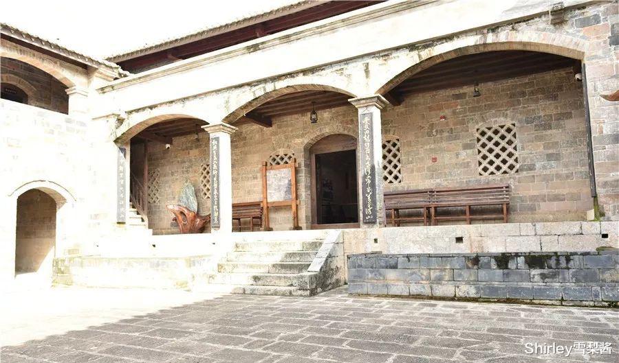 成都|云南有座完全建在山顶的县城,四周都是悬崖,宛若“天空之城”