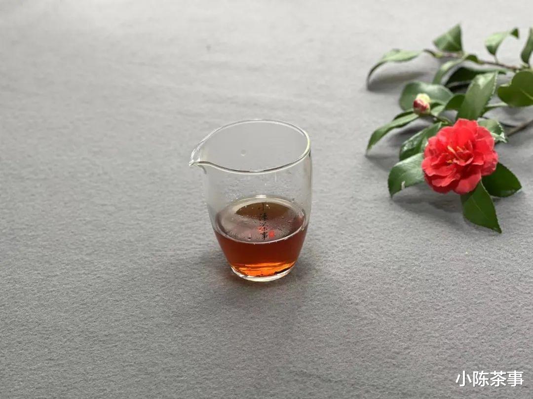 原创|一杯茶汤，引出茶圈万千非议，新茶友弃之如敝，老茶友每天都喝！