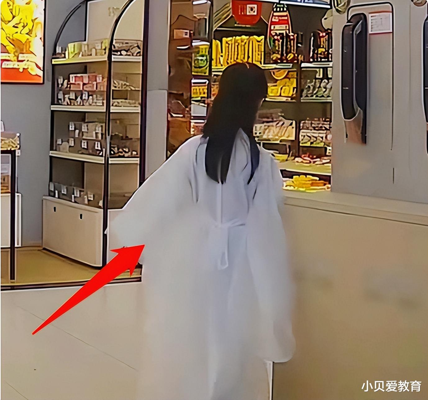 “影响下一代”,女生穿汉服上街遭大爷质问,家长的回怼让其无语