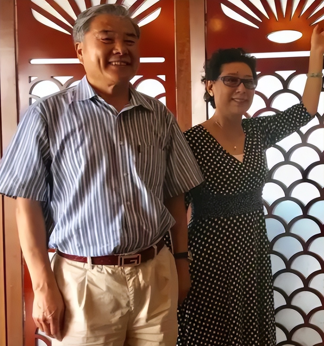 关牧村|歌唱家关牧村: 与家暴前夫离婚，带儿子嫁高官，如今她怎么样了？