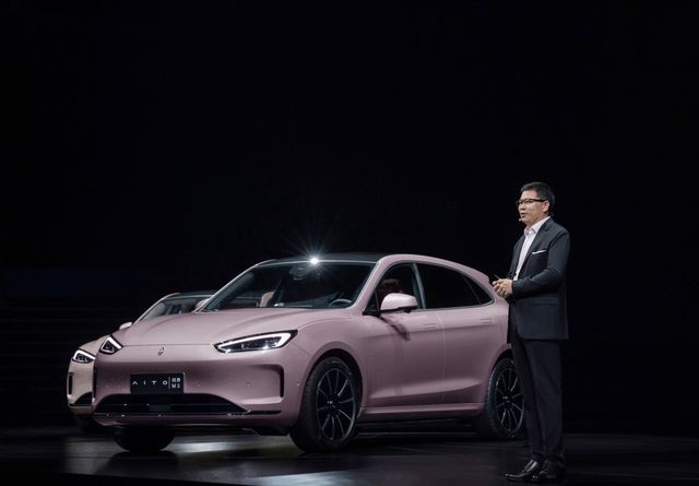 小米科技|华为再发布新车！问界首款纯电SUV上市，有哪些“黑科技”加持？