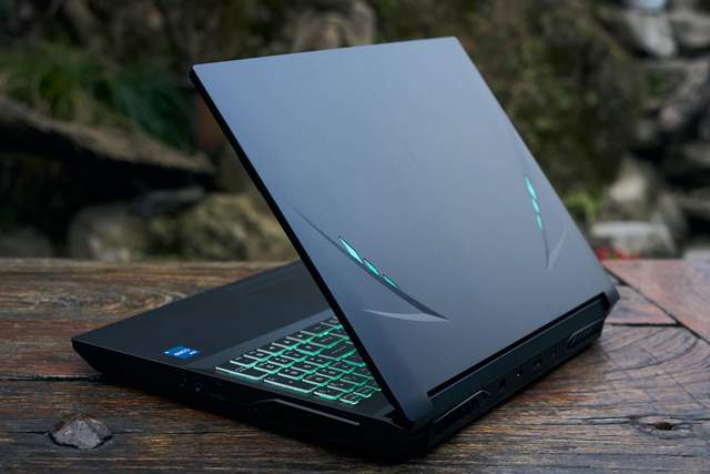 龙芯|预算9000元购买什么游戏本好，神舟战神ZX10-DA5DP就别错过了