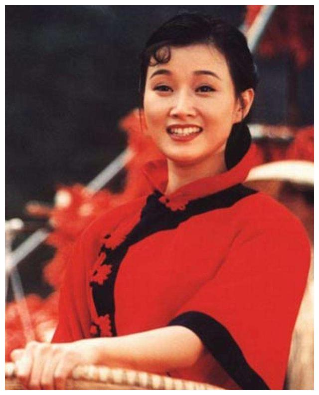 宋祖英:和丈夫分居8年,39岁做妈妈,帮母亲找老伴照顾聋哑弟弟