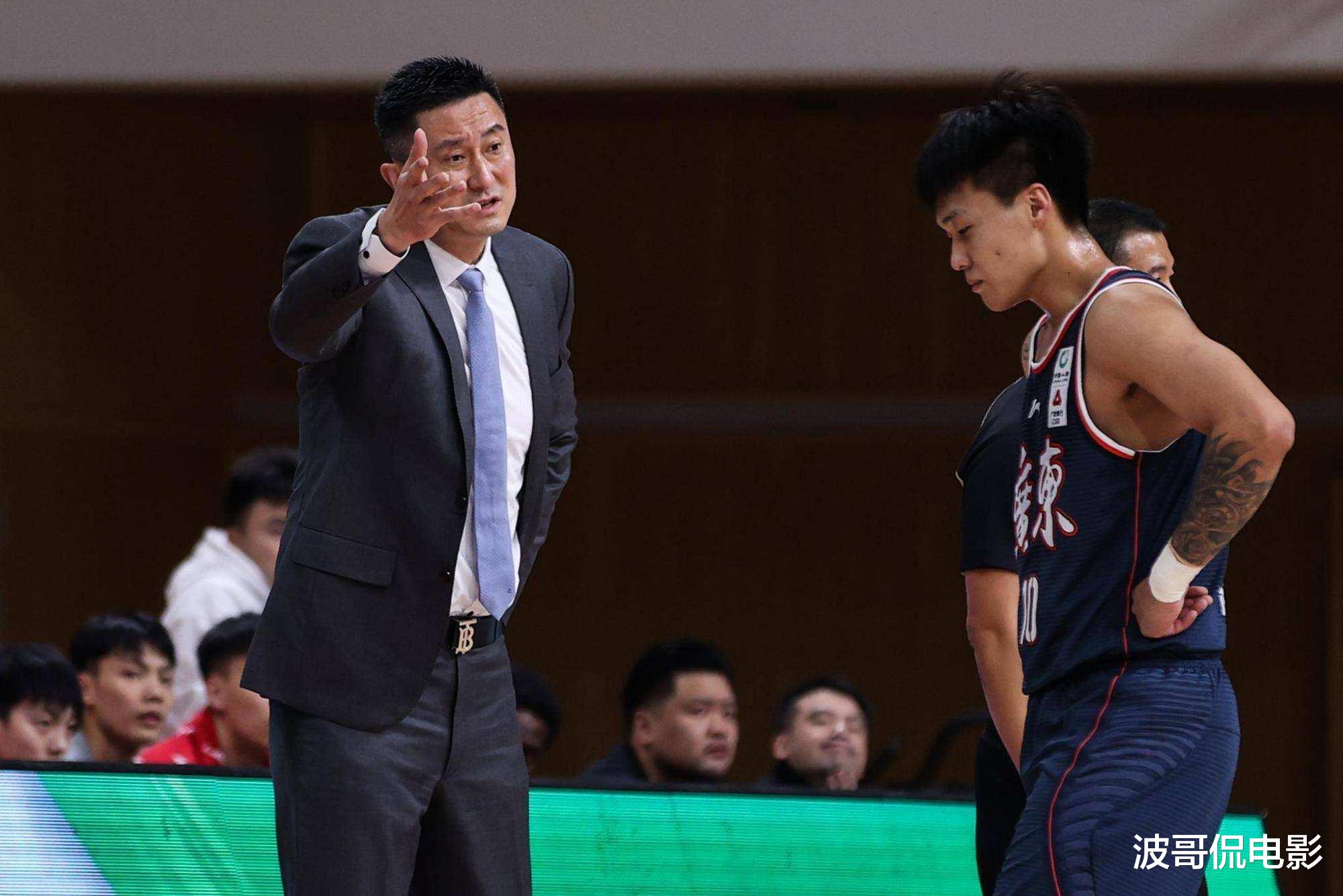 狐狸|生怕输少了？广东落后12分，赵睿快攻1打0，杜锋一个暂停将其按住