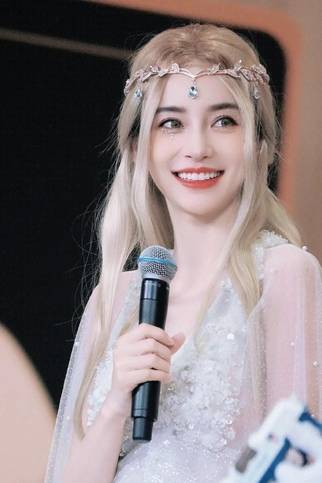 吴倩|离婚后越活越美4位女星！容光焕发，美出了新高度，鞋不合脚得扔