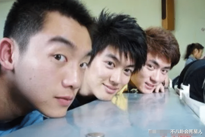 郑恺|才第一次上综艺秀恩爱,郑恺苗苗就被全网预言要“离婚”了?