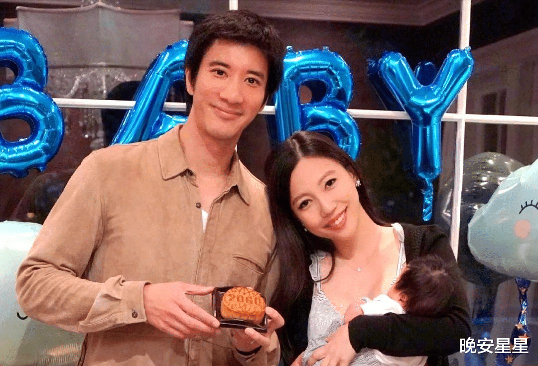 王力宏|42岁王力宏近照曝光,现身街头留长发不修边幅,网友:像流浪汉