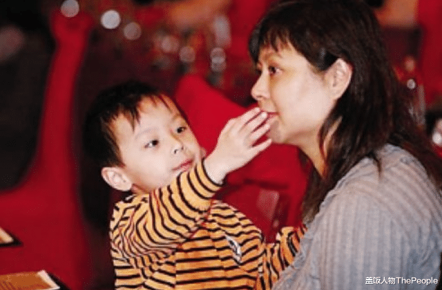 唐国强|唐国强之女唐莉:在生母离世的阴影里长大,39岁理解了继母的苦