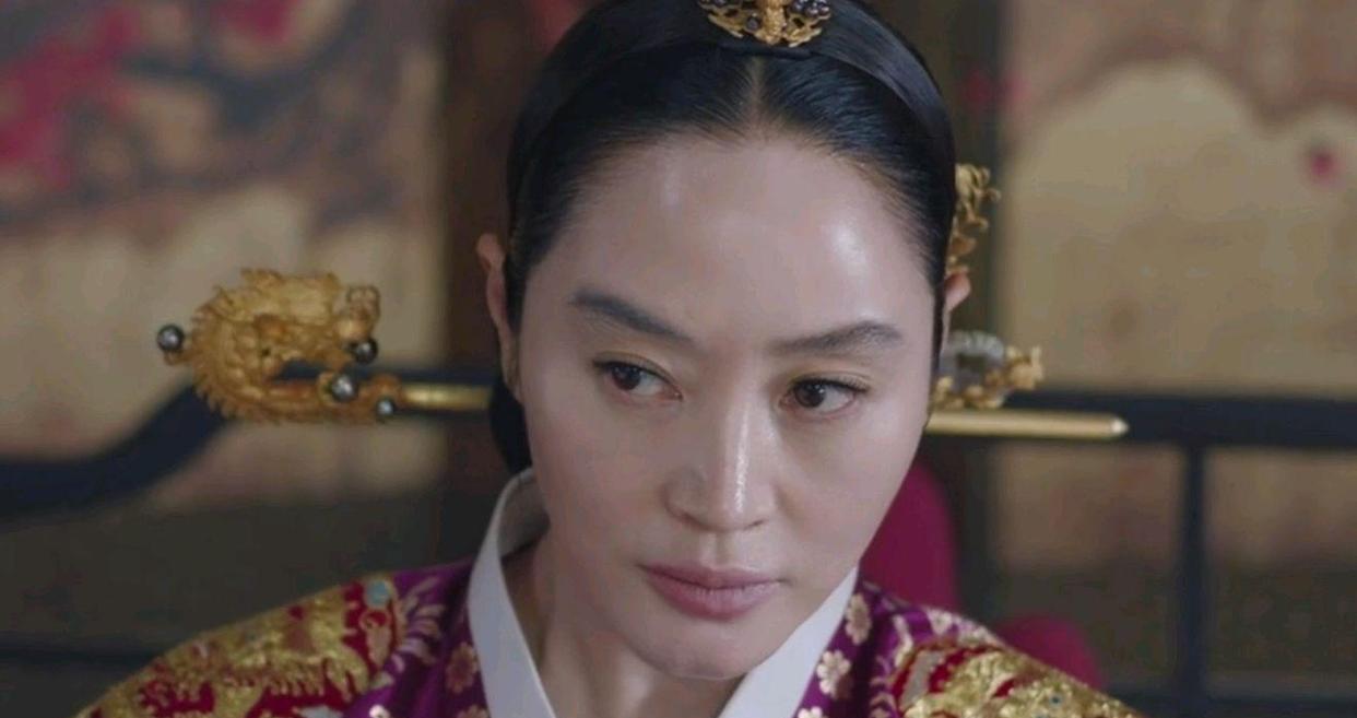 王后伞下|中殿智战群臣，择贤风波将尽，《王后伞下》第11集：成枏胜出