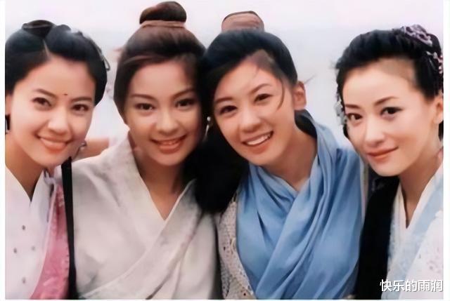 高圆圆|高圆圆穿吊带喝酒热舞!纤细胳膊上全是肌肉,直接坐地上不怕脏