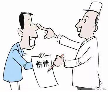 20岁女生上厕所被精神病虐打致毁容,结果只“轻伤二级”判3年?我不淡定了