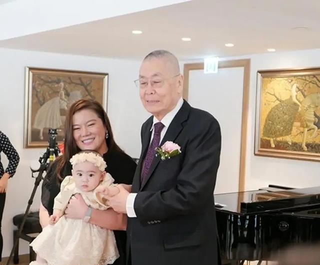 刘诗昆|孙颖：41岁嫁入豪门，44岁为81岁的老公生下女儿，还想拼二胎