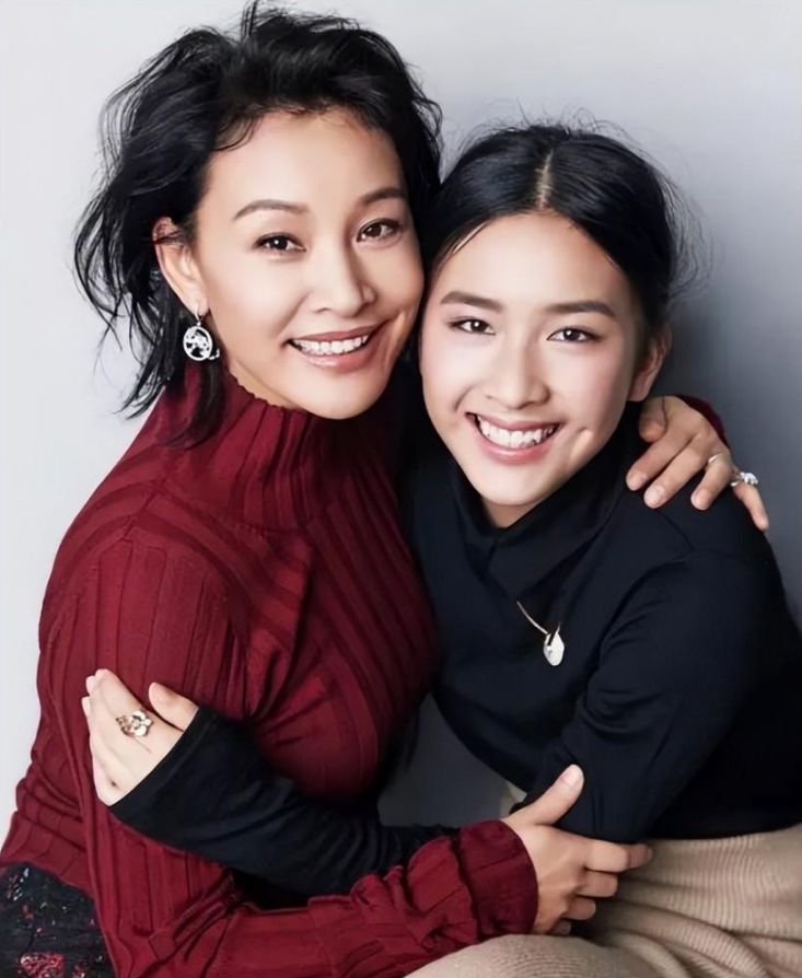 陈冲|陈冲：大女儿哈佛毕业，小女儿成演员，如今61岁被丈夫宠成公主