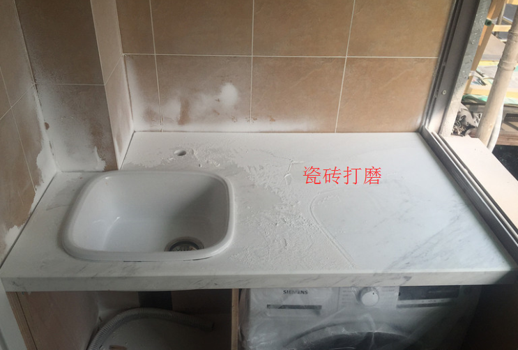 师傅忙了一整天做的洗手池，婆婆说丑得很，但用起来却满怀欢喜！