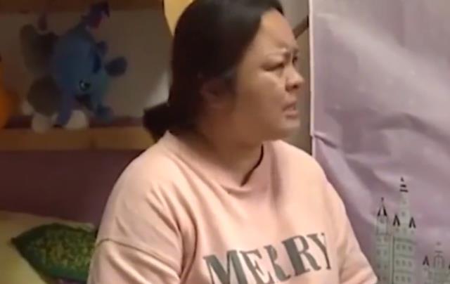 大老板破产后整日逛公园,妻子都快气哭了:你去送个外卖也行啊!