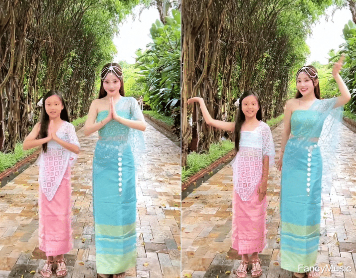 贾云馨|女大十八变!甜馨淡妆神似李小璐,与妈妈熊抱母女感情超好