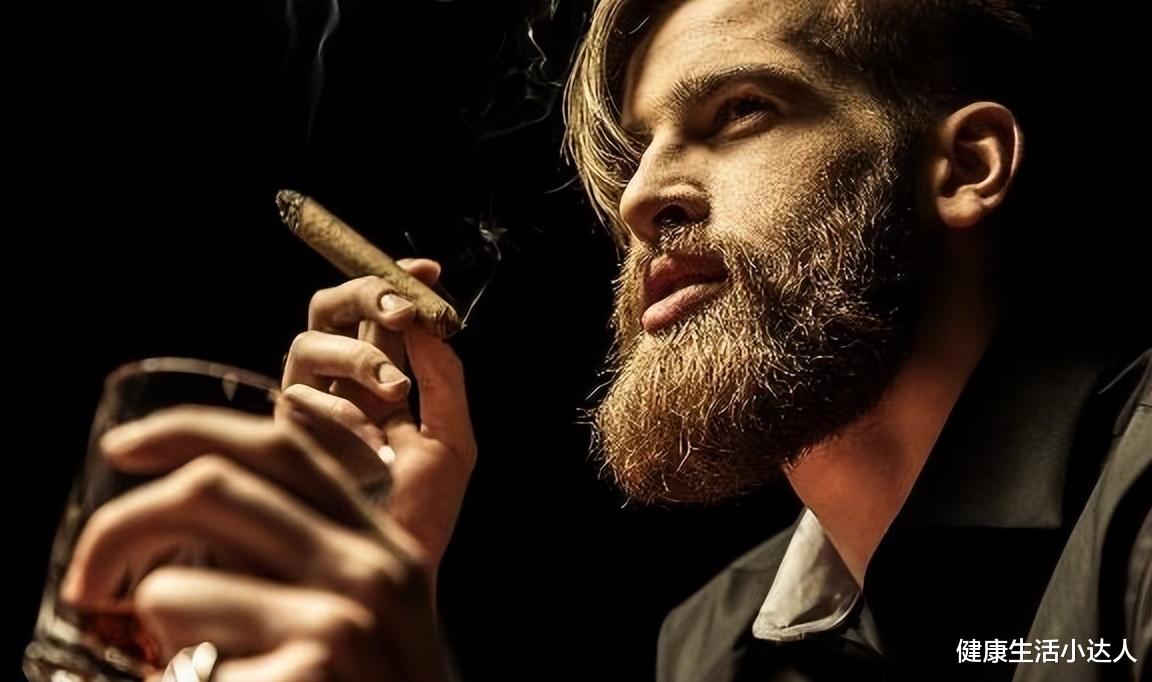 疾病|男人夜里出现4个表现,已进入“衰老模式”,要着手抗衰了