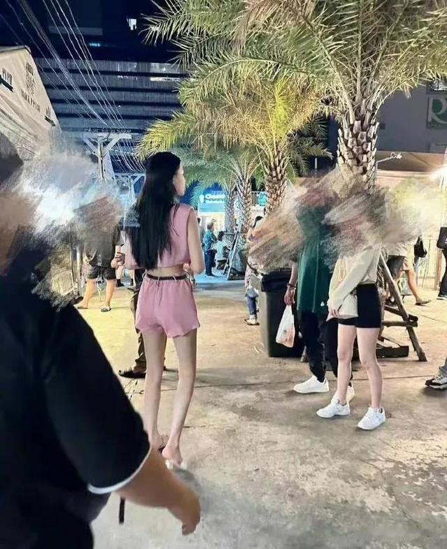 张颖颖|张颖颖疑有新欢,打扮性感身材曼妙,在泰国游玩多日心情好