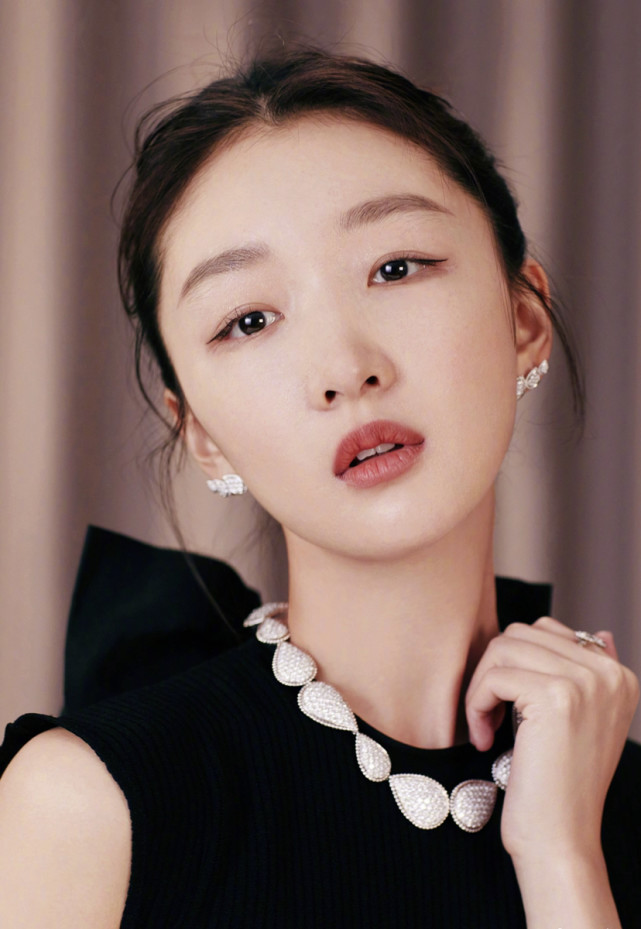 明星素颜|既不好看也不难看的女明星：程潇素颜更清纯，金晨笑容太僵硬