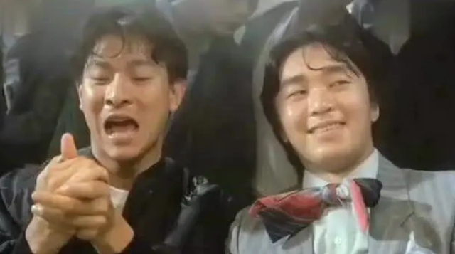 周星驰|喜剧之王周星驰:因电影放弃最爱的女人,采访中悔恨落泪抱憾终生