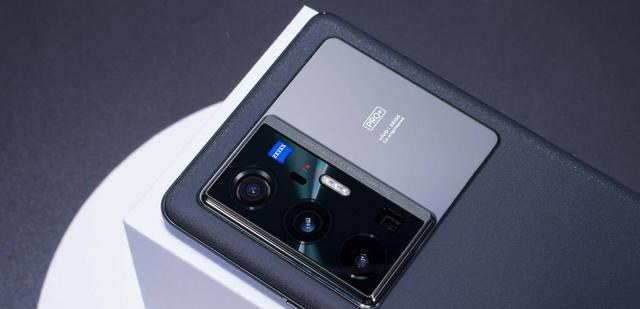 Linux|vivoX80尽显机皇气质，天玑9000、80W快充上阵，售价很良心