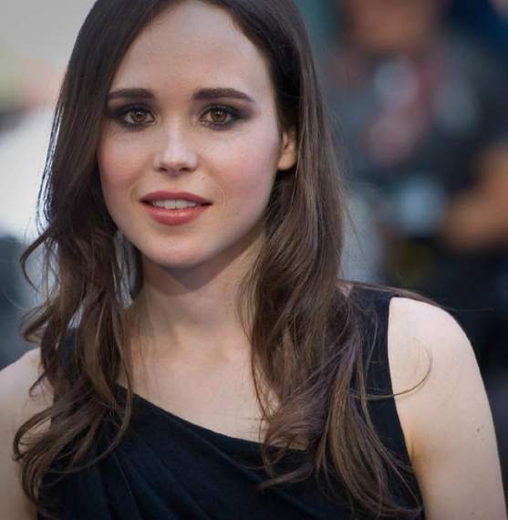 佩吉|做跨性别手术，和同性谈恋爱！这是好莱坞新的捞钱套路？