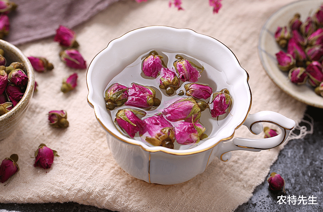 6月炎热易上火,推荐多喝5款“应季茶”,清凉解腻,饭后来一杯