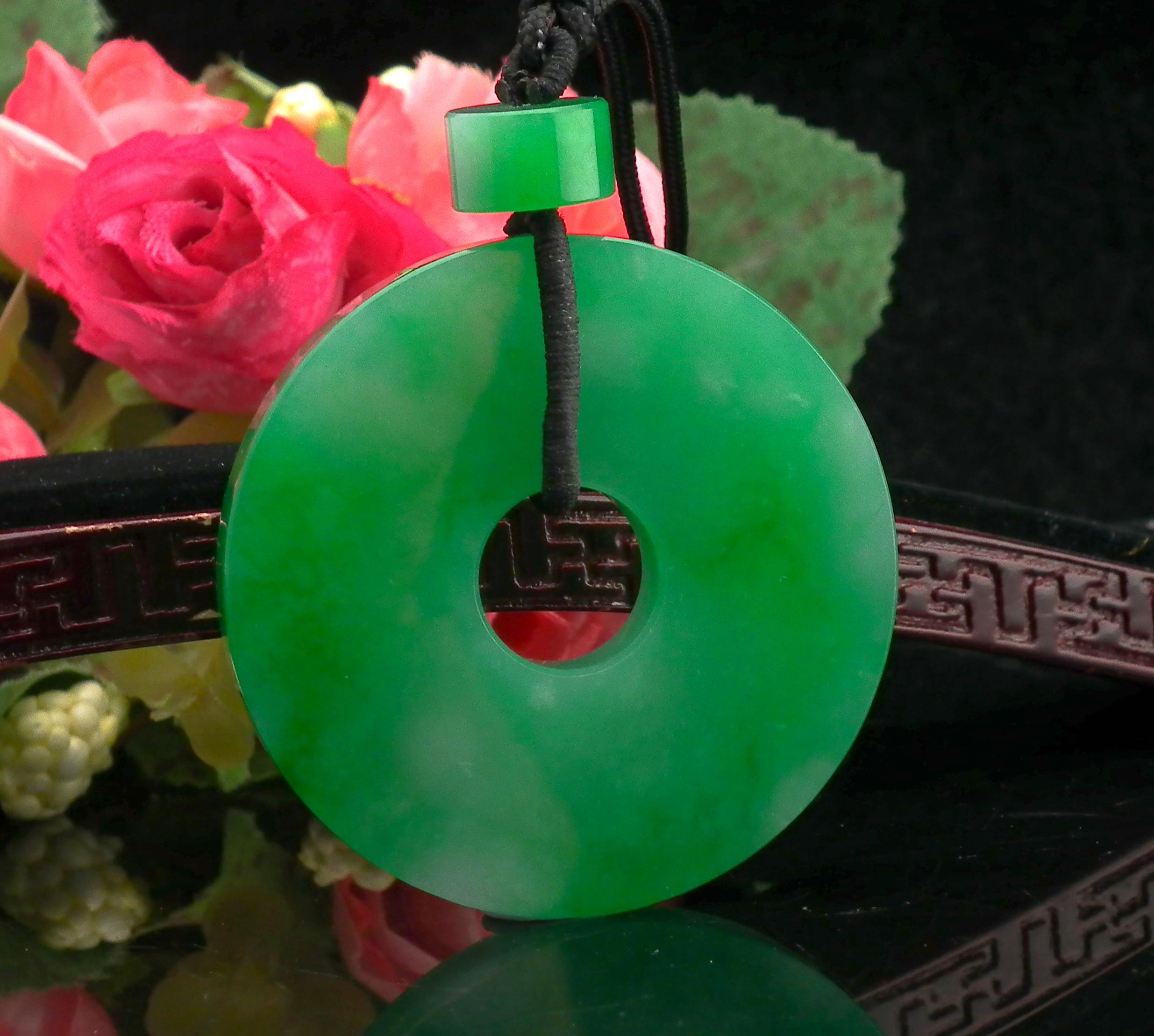 翡翠|颜色差一级价差十倍,翡翠颜色这么看