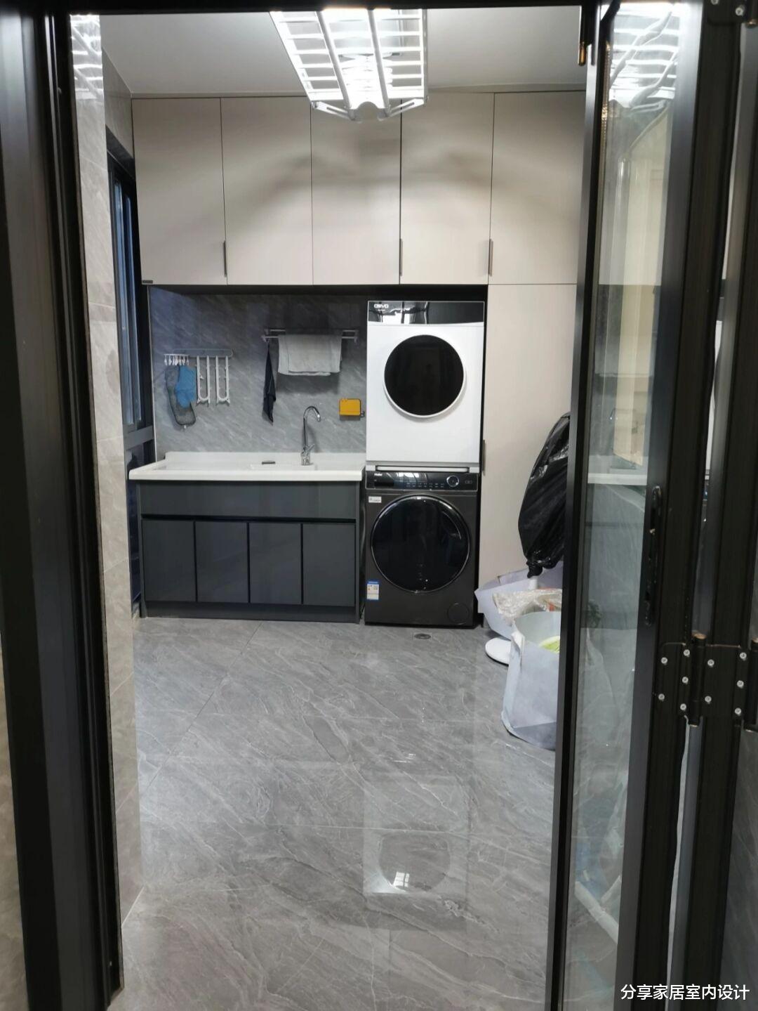 普通装修花了半年终于完工,效果很满意,电视墙非常实用!