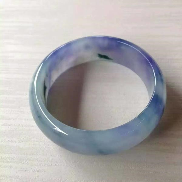 飘花翡翠|什么是翡翠的飘花？飘花的形成原因及决定飘花品质的因素